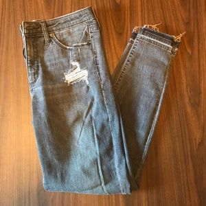 Universal Thread High Rise Distressed Cuffed Skinny Jeans Size 8/29R